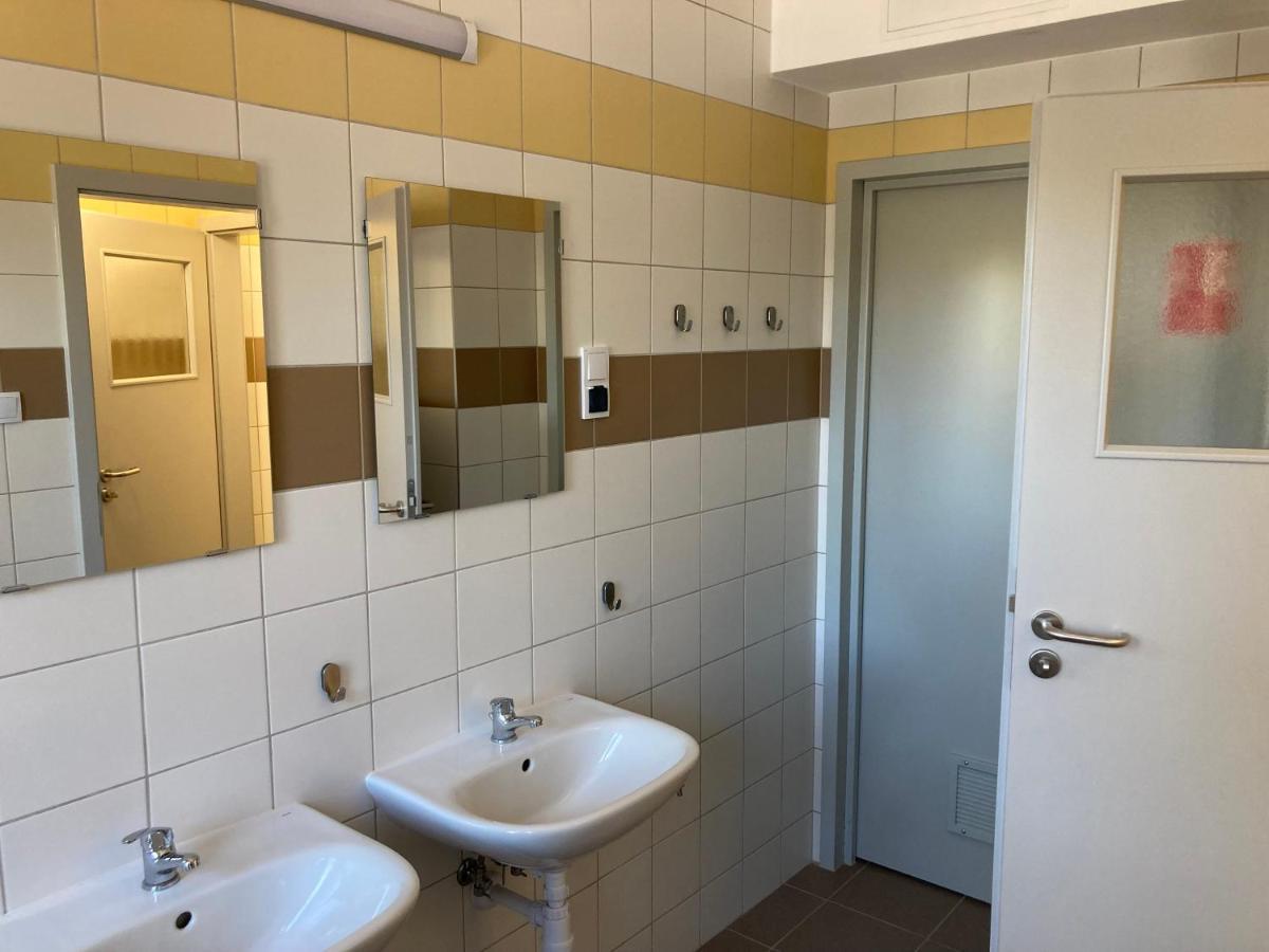 Hostel Przy Stadionie Jaworzno Buitenkant foto